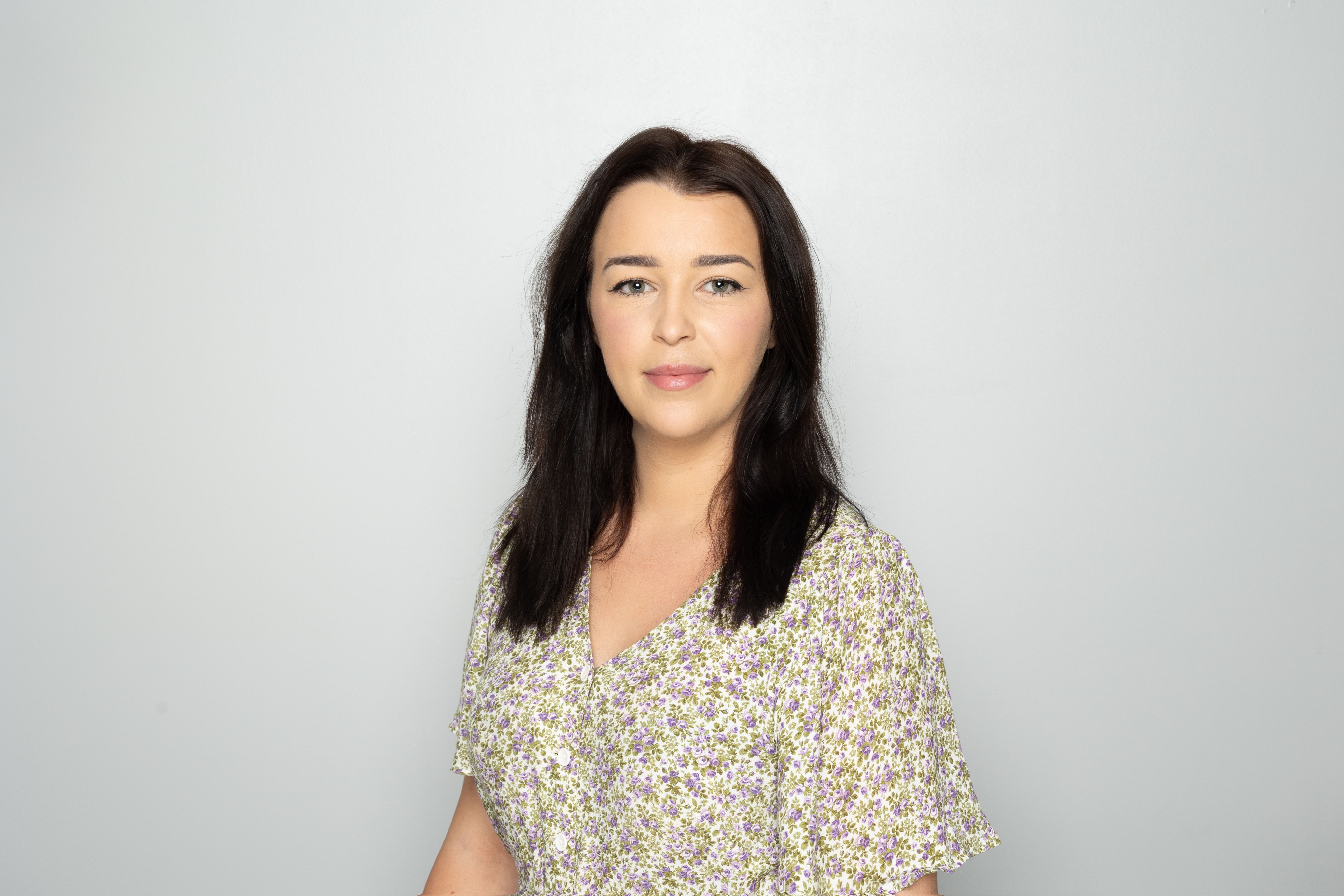 Headshot Holly Bartlett